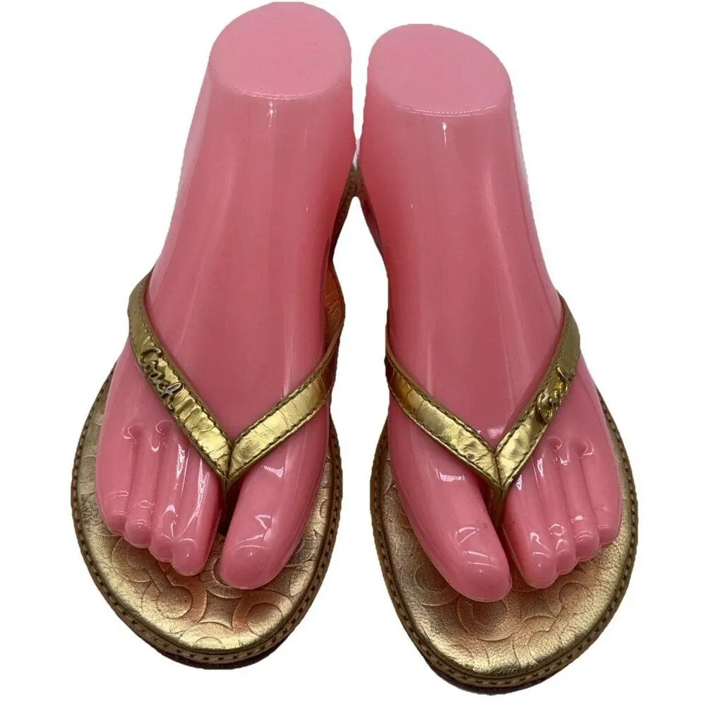 Coach Sandals Flip Flop Thong Women’s Size 8 B Gold Signature Monogram Print